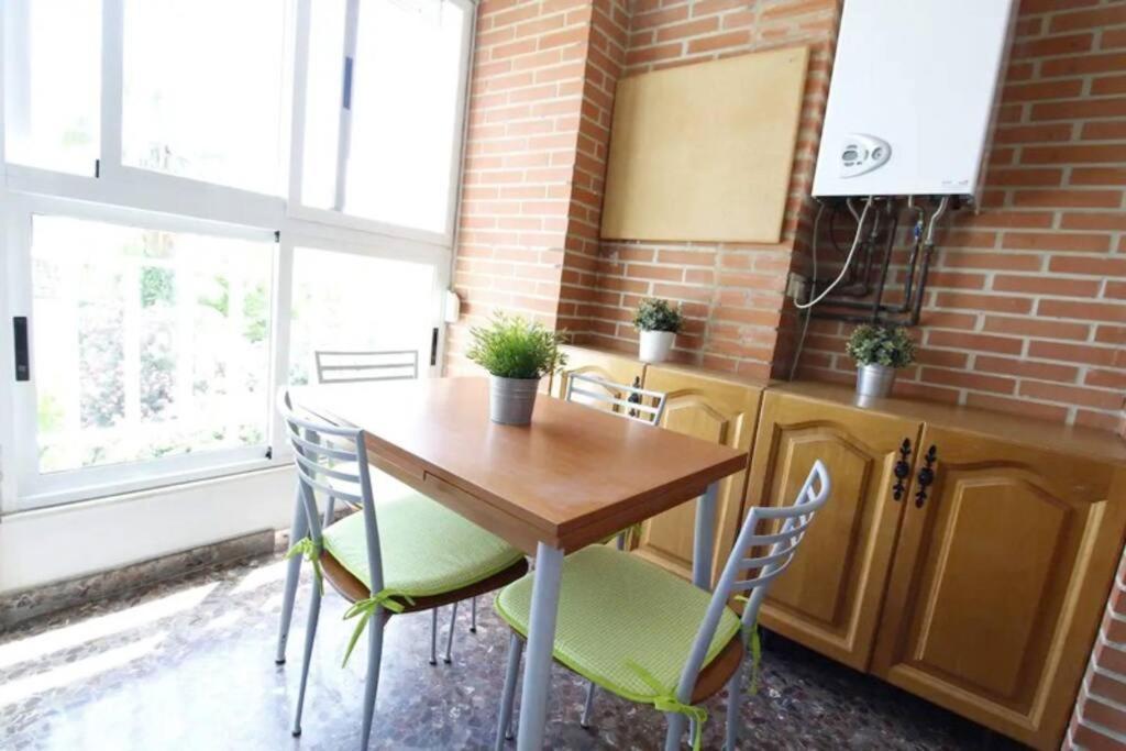 Playa Malvarrosa House Apartament *